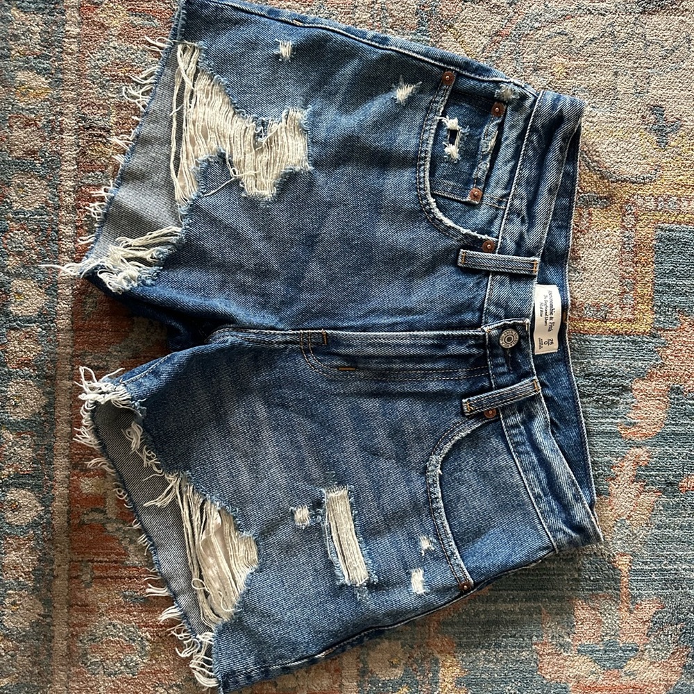 Abercrombie and Fitch boyfriend mid rise shorts 25